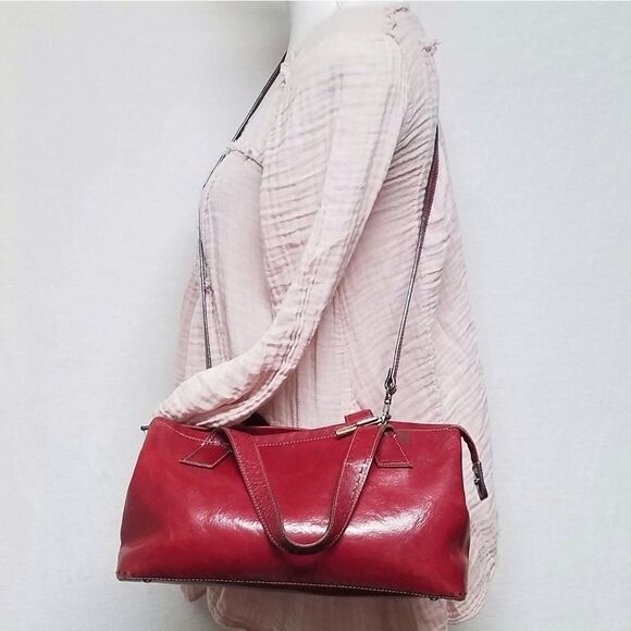 VINTAGE Fossil Red Distress Leather Crossbody Bag - Picture 1 of 15